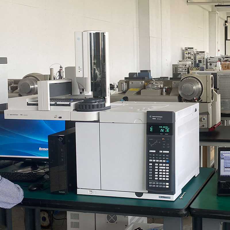 Agilent 7890B GC 002.jpg